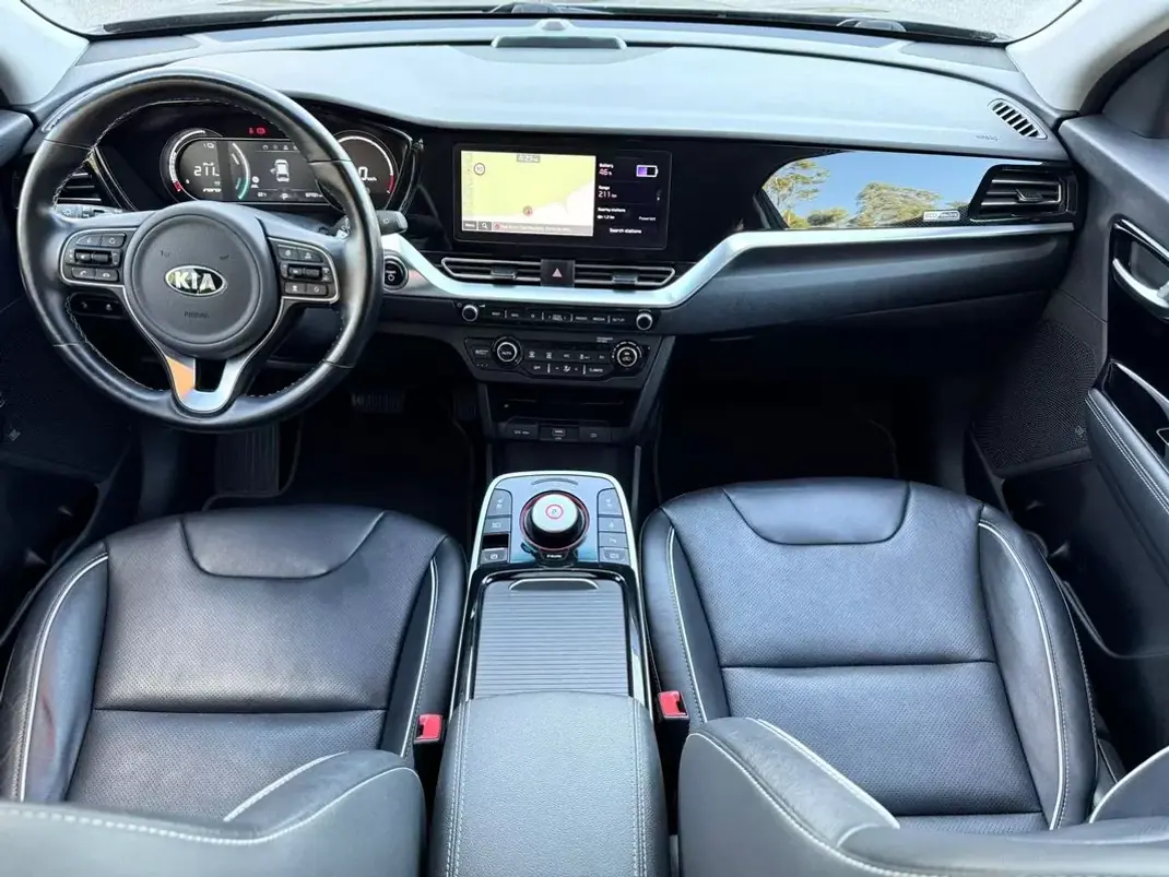 Kia e-Niro 2020 - 19900 EUR, 67500 km - AUTO.MOTO.pt - 67500km - foto 5 de 23