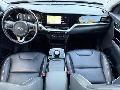 Kia e-Niro 2020 - 19900 EUR, 67500 km - AUTO.MOTO.pt - 67500km - foto 5 de 23