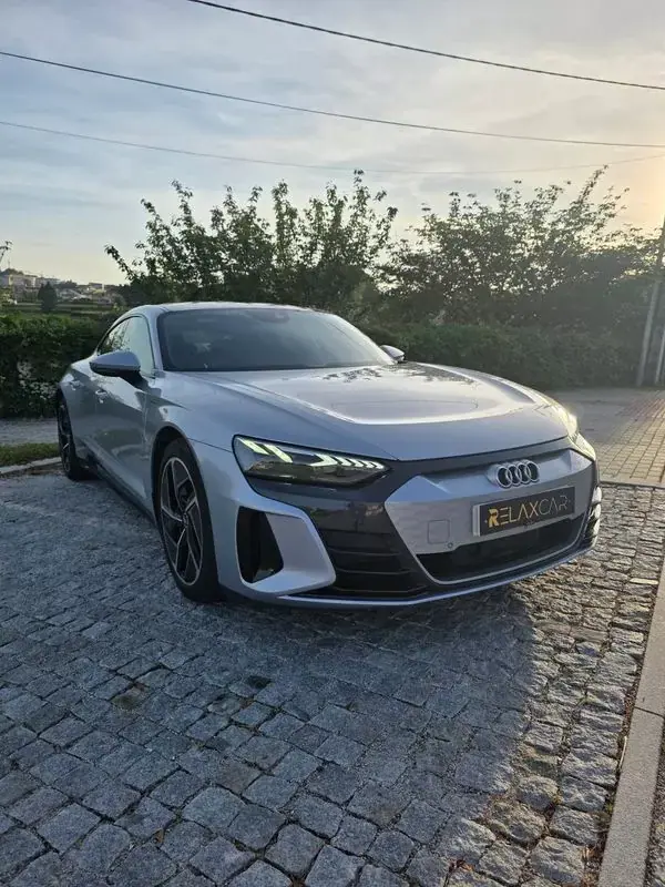 Audi e-tron GT 2021 - 52499 EUR, 100000 km - AUTO.MOTO.pt - 100000km - foto 42 de 46