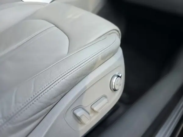 Audi A7 Sportback 2012 - 18900 EUR, 290000 km - AUTO.MOTO.pt - 290000km - foto 12 de 28