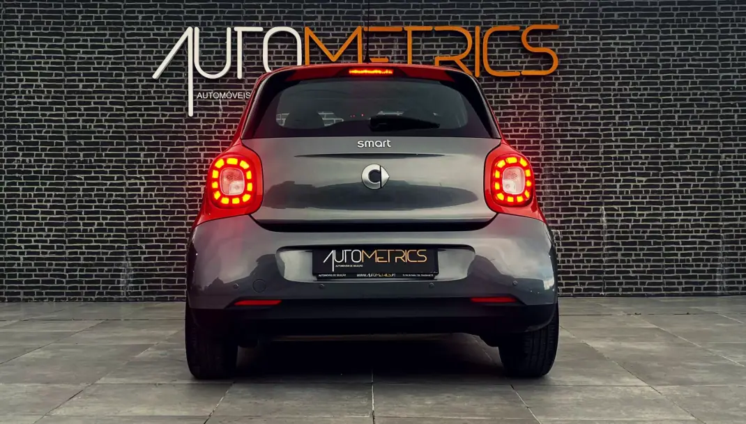 Smart ForFour 2015 - 9900 EUR, 104000 km - AUTO.MOTO.pt - 104000km - foto 7 de 16