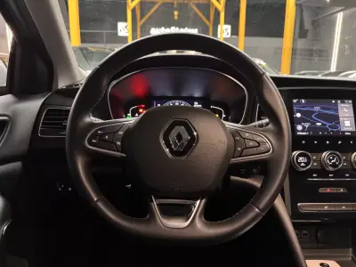 Renault Mégane Sport Tourer 2021 - 14990 EUR, 171050 km - AUTO.MOTO.pt - 171050km - foto 18 de 32