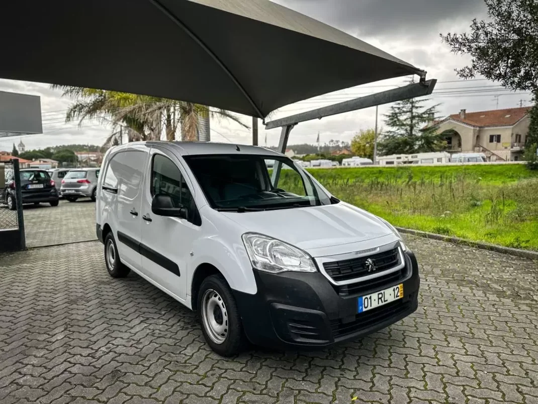 Peugeot PARTNER 1.6 HDI L2 2016 - 10890 EUR, 207000 km - AUTO.MOTO.pt - 207000km - foto 10 de 11