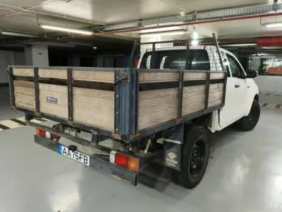 Toyota Hilux 2020 - 24950 EUR, 208886 km - AUTO.MOTO.pt - 208886km - foto 3 de 5