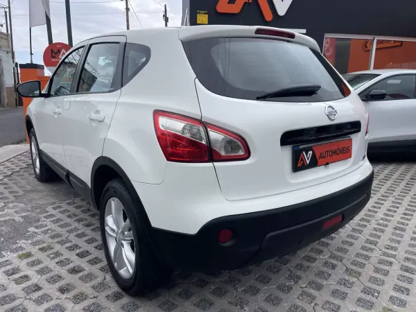 Nissan Qashqai 2011 - 10950 EUR, 178609 km - AUTO.MOTO.pt - 178609km - foto 5 de 12