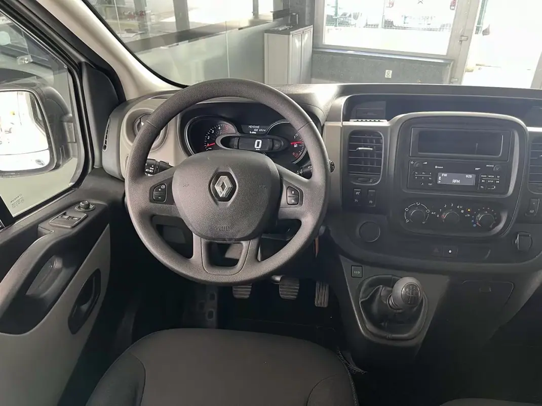 Renault Trafic 2018 - 21600 EUR, 47763 km - 47763km - foto 9 de 24