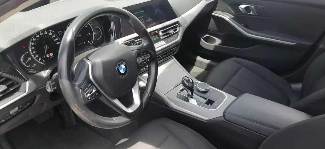 BMW 320 2020 - 29600 EUR, 171650 km - AUTO.MOTO.pt - 171650km - foto 20 de 24