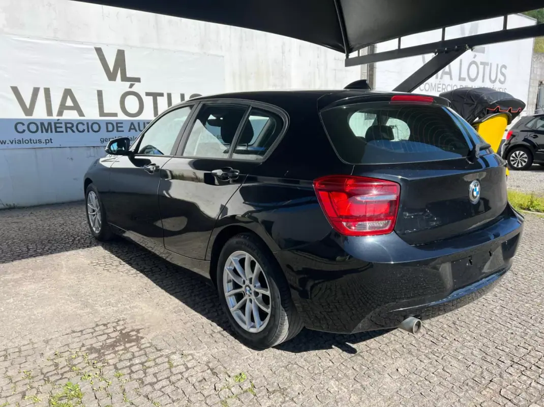 BMW 116 2014 - 10900 EUR, 212000 km - AUTO.MOTO.pt - 212000km - foto 4 de 4
