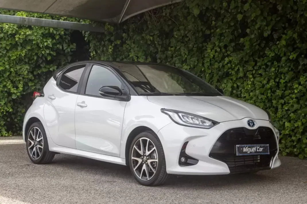 Toyota Yaris 2021 - 22900 EUR, 16000 km - AUTO.MOTO.pt - 16000km - foto 1 de 17