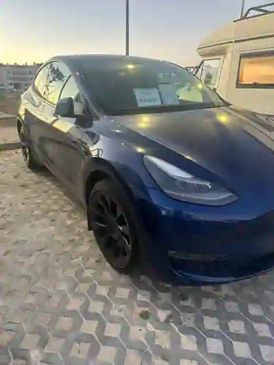 Tesla Model Y 2023 - 43490 EUR, 25000 km - AUTO.MOTO.pt - 25000km - foto 2 de 12