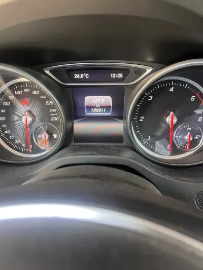 Mercedes-Benz CLA 180 2017 - 18500 EUR, 180800 km - AUTO.MOTO.pt - 180800km - foto 13 de 25