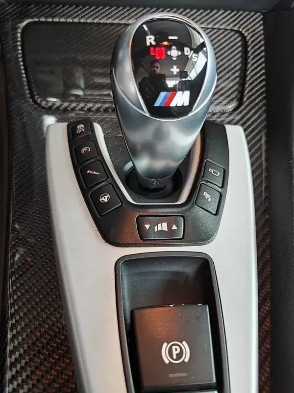 BMW M6 2012 - 63500 EUR, 155000 km - AUTO.MOTO.pt - 155000km - foto 37 de 49