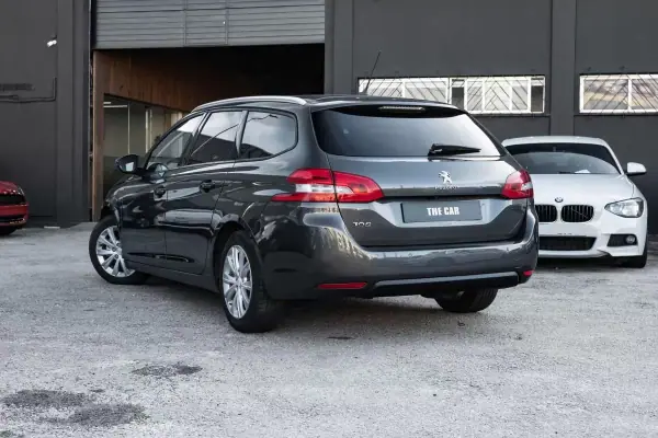 Peugeot 308 SW 2020 - 12999 EUR, 96900 km - 96900km - foto 2 de 21