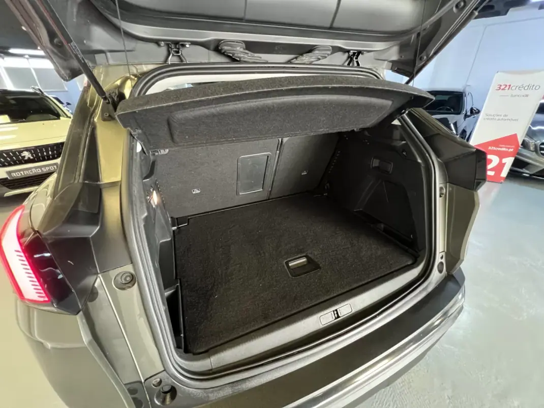 Peugeot 3008 2019 - 12990 EUR, 115000 km - AUTO.MOTO.pt - 115000km - foto 42 de 43
