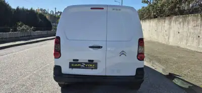 Citroën Berlindo 1.6 HDi Caixa Automatica 2018 - 12000 EUR, 180000 km - AUTO.MOTO.pt - 180000km - foto 17 de 19