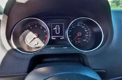 Volkswagen Polo 2017 - 19800 EUR, 70383 km - AUTO.MOTO.pt - 70383km - foto 19 de 22