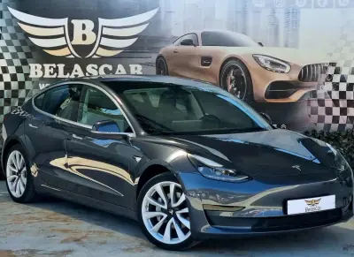 Tesla Model 3 2020 - 24900 EUR, 64000 km - 64000km - foto 13 de 16