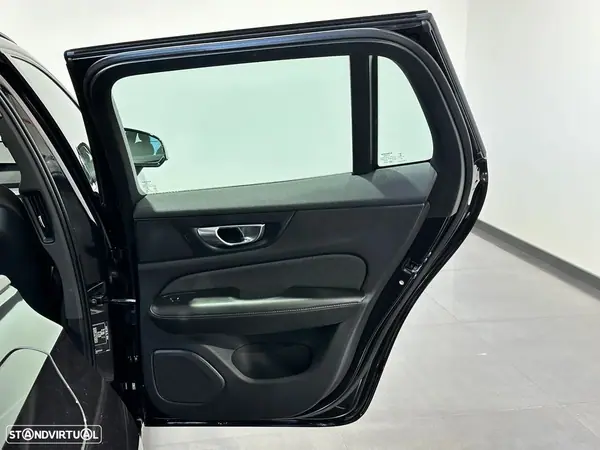 Volvo V60 2021 - 25990 EUR, 82125 km - AUTO.MOTO.pt - 82125km - foto 43 de 51