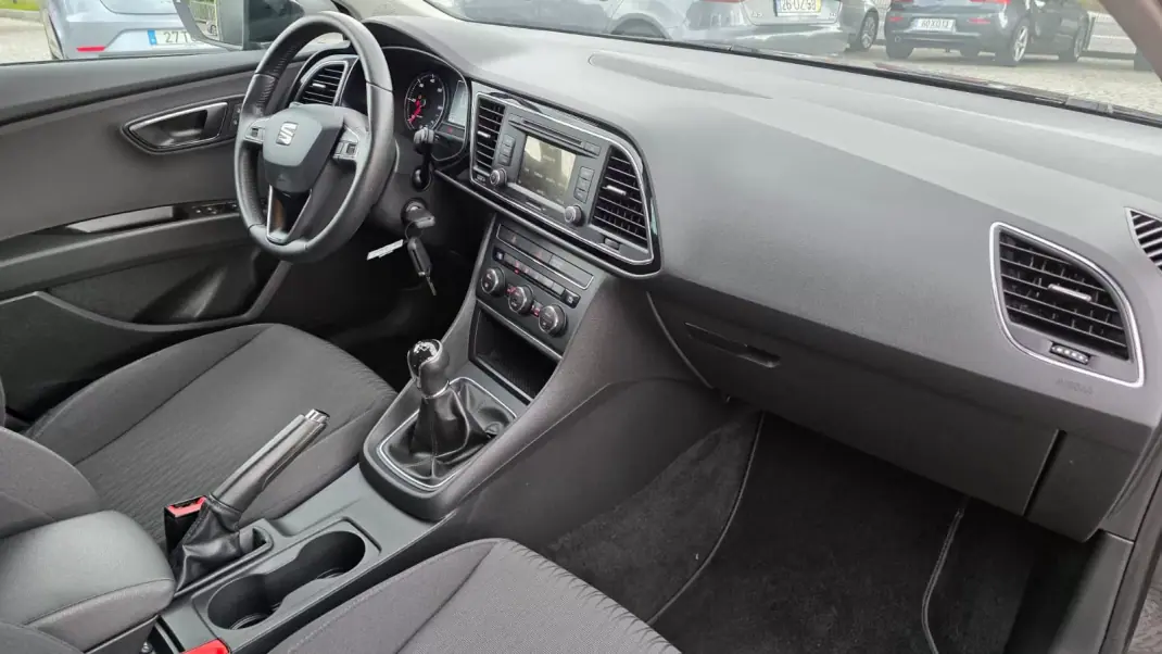 SEAT Leon ST 2015 - 13590 EUR, 95000 km - AUTO.MOTO.pt - 95000km - foto 18 de 23