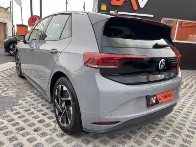 Volkswagen ID.3 2023 - 27950 EUR, 21352 km - AUTO.MOTO.pt - 21352km - foto 5 de 11