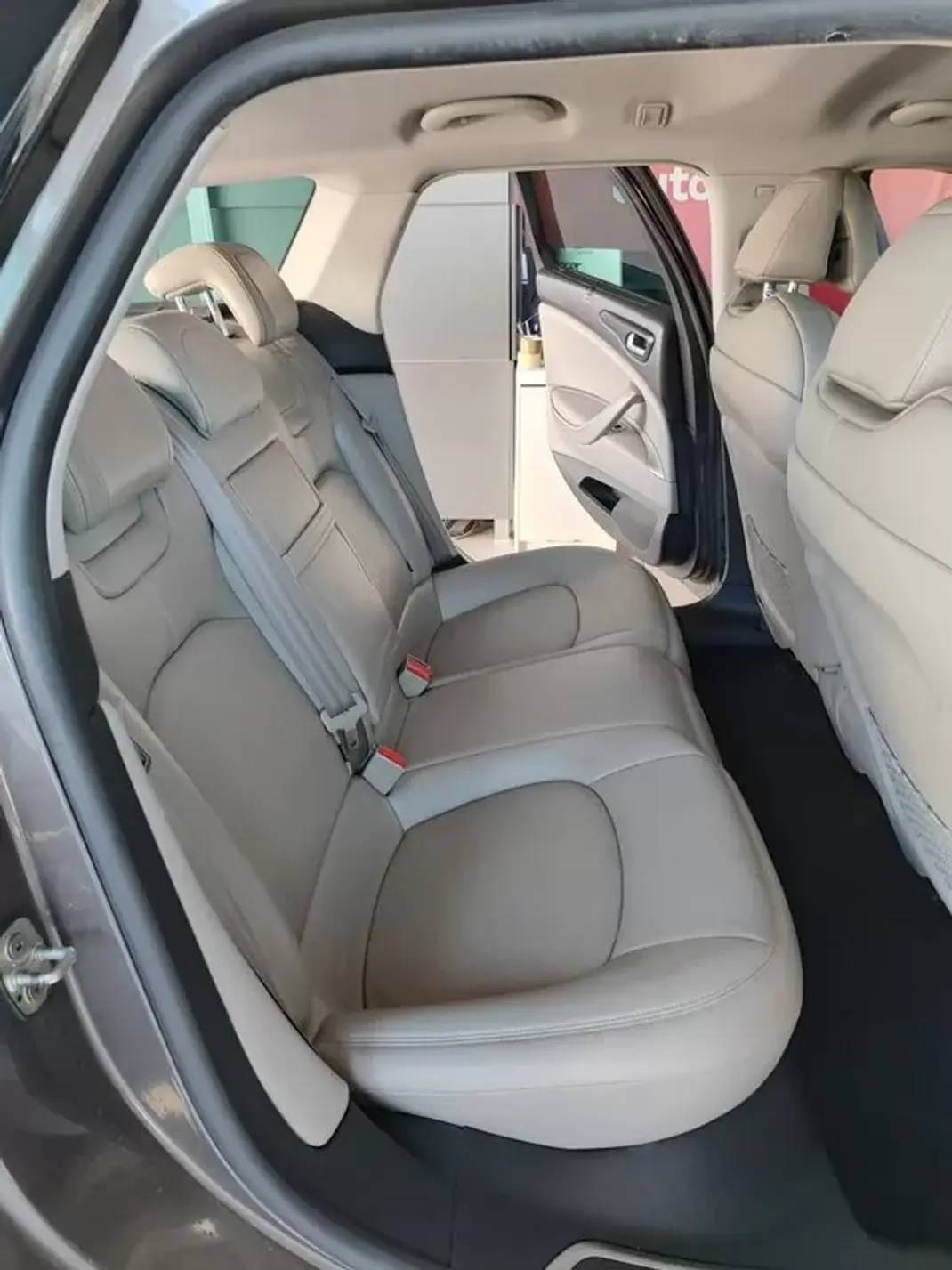 Citroën C5 Tourer 2017 - 9500 EUR, 248400 km - AUTO.MOTO.pt - 248400km - foto 17 de 38