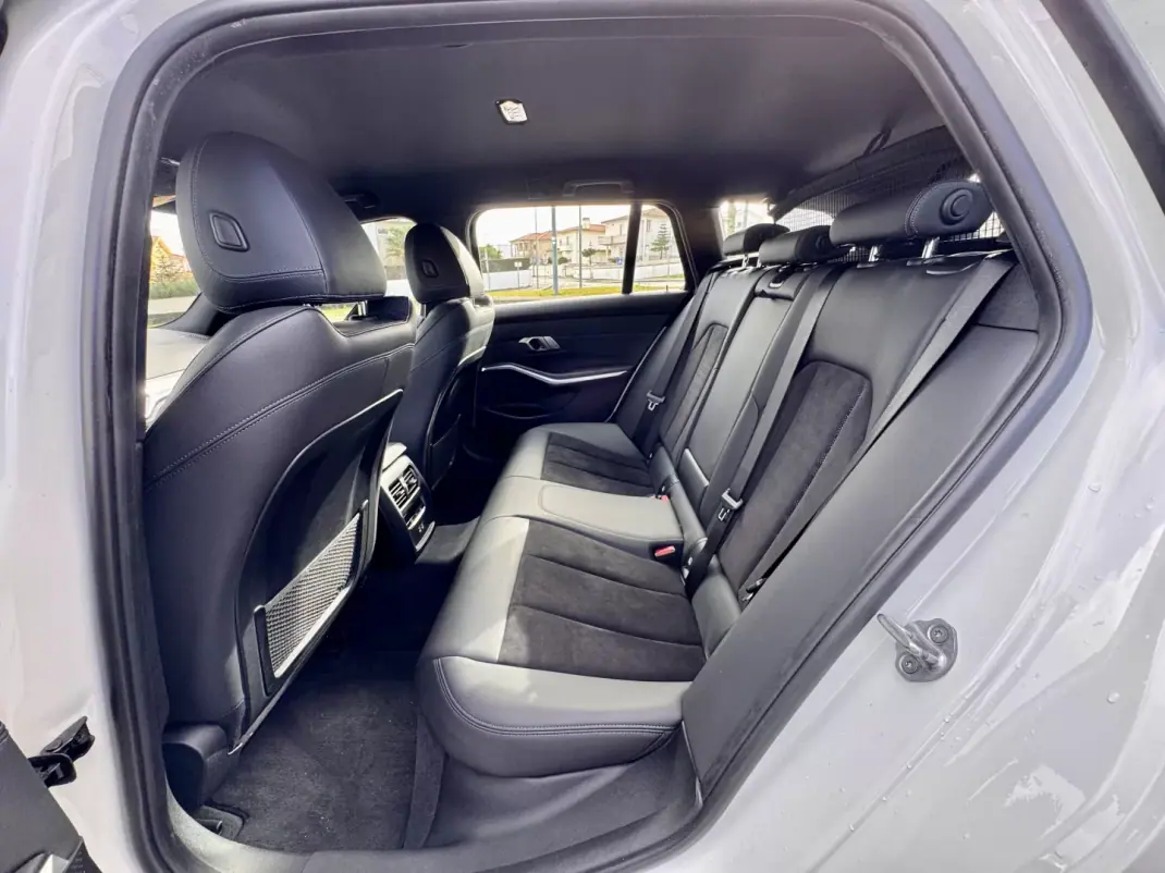 BMW 330 2020 - 32990 EUR, 44000 km - AUTO.MOTO.pt - 44000km - foto 31 de 33