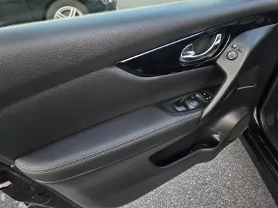 Nissan Qashqai 2015 - 13990 EUR, 146000 km - AUTO.MOTO.pt - 146000km - foto 13 de 40