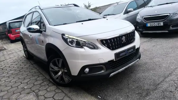Peugeot 2008 2017 - 9900 EUR, 113000 km - AUTO.MOTO.pt - 113000km - foto 8 de 15