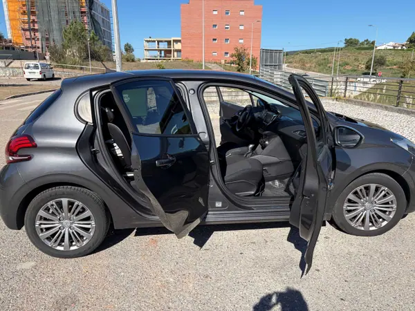 Peugeot 208 Style  2018 Diesel