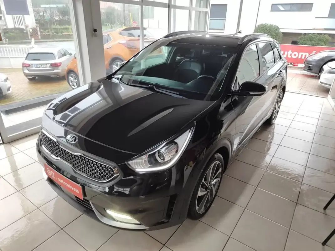 Kia Niro 2019 - 17250 EUR, 51300 km - AUTO.MOTO.pt - 51300km - foto 6 de 34