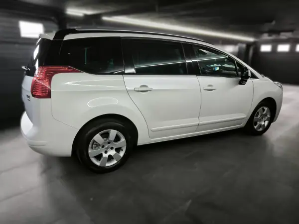 Peugeot 5008 2013 - 10950 EUR, 159800 km - AUTO.MOTO.pt - 159800km - foto 15 de 62