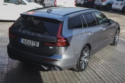 Volvo V60 2021 - 28880 EUR, 99862 km - AUTO.MOTO.pt - 99862km - foto 13 de 35