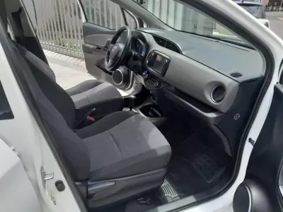 Toyota Yaris 2016 - 17900 EUR, 121948 km - AUTO.MOTO.pt - 121948km - foto 12 de 12