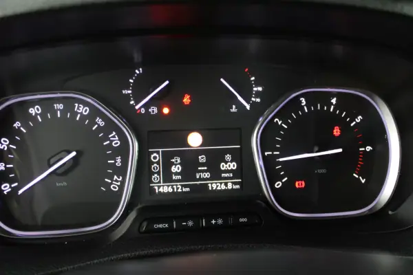 Citroën Jumpy 2016 - 13990 EUR, 148000 km - AUTO.MOTO.pt - 148000km - foto 13 de 22