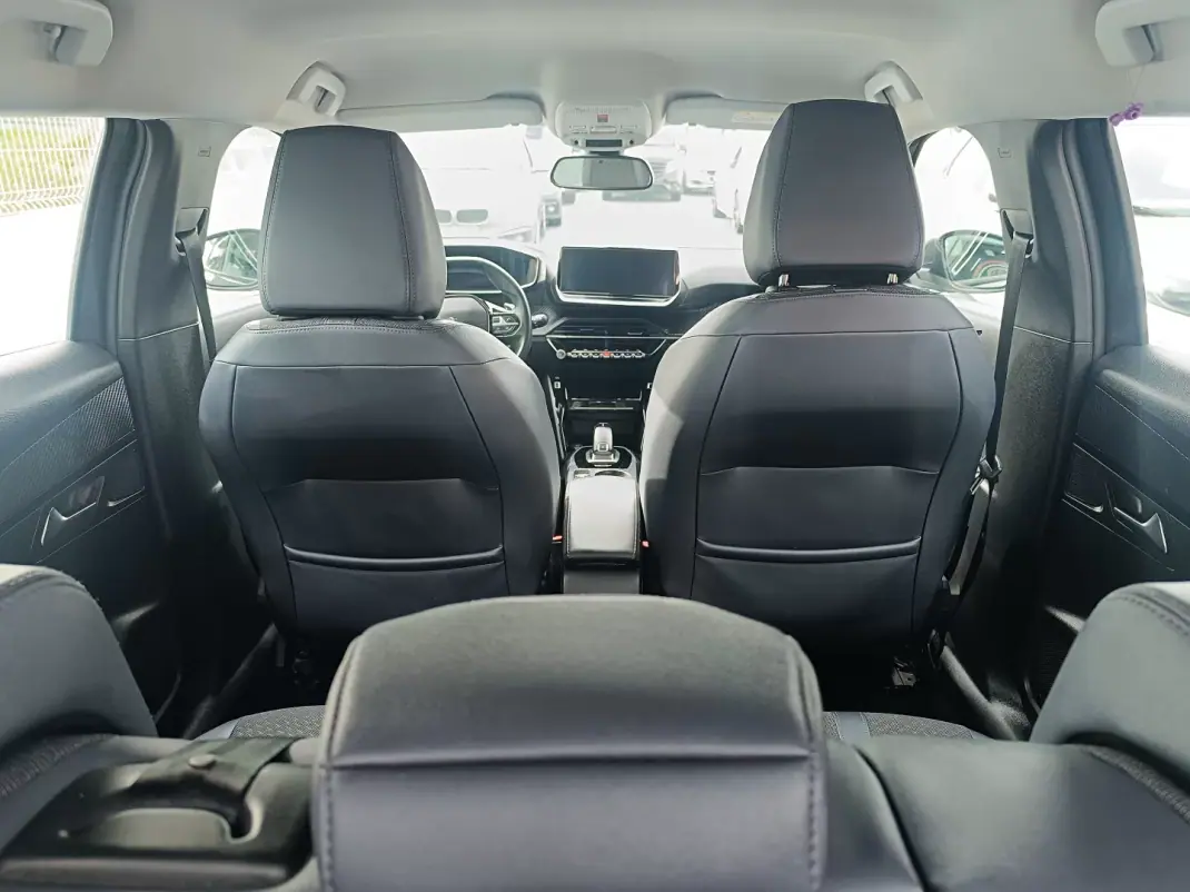 Peugeot 2008 2020 - 15900 EUR, 124990 km - AUTO.MOTO.pt - 124990km - foto 19 de 37