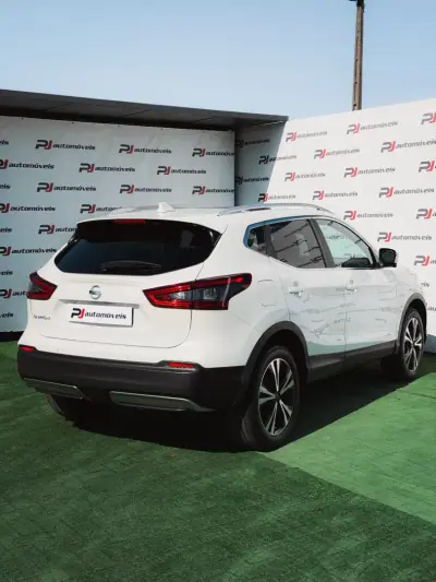 Nissan Qashqai 2017 - 16500 EUR, 140072 km - 140072km - foto 7 de 17