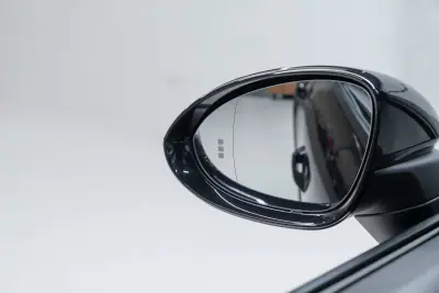 Porsche Macan 2025 - 89950 EUR, 8000 km - AUTO.MOTO.pt - 8000km - foto 21 de 57