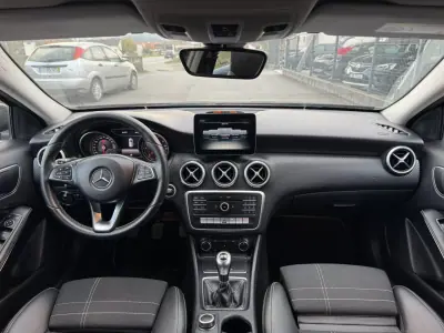 Mercedes-Benz A 180 2016 - 16500 EUR, 165000 km - AUTO.MOTO.pt - 165000km - foto 8 de 18