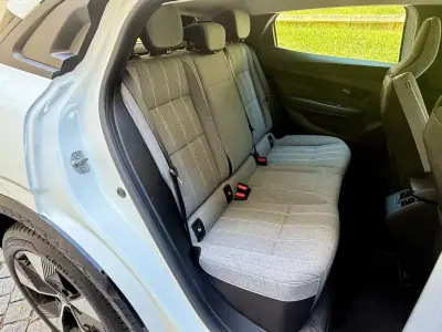 Renault Mégane E-Tech 2023 - 21990 EUR, 43500 km - AUTO.MOTO.pt - 43500km - foto 13 de 38