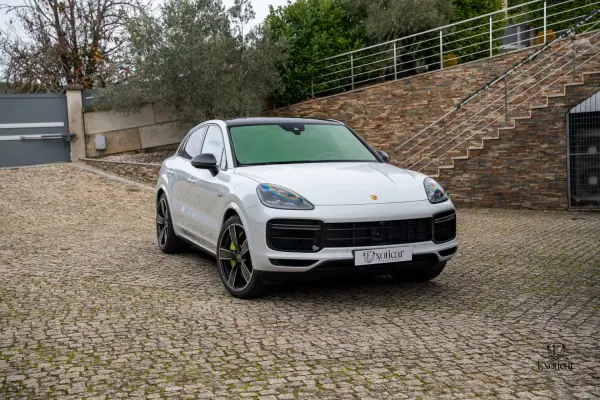 Porsche Cayenne Coupé 2022 - 108888 EUR, 92000 km - AUTO.MOTO.pt - 92000km - foto 23 de 65