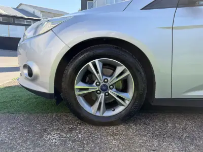 Ford Focus 2014 — photo 5 of 30
