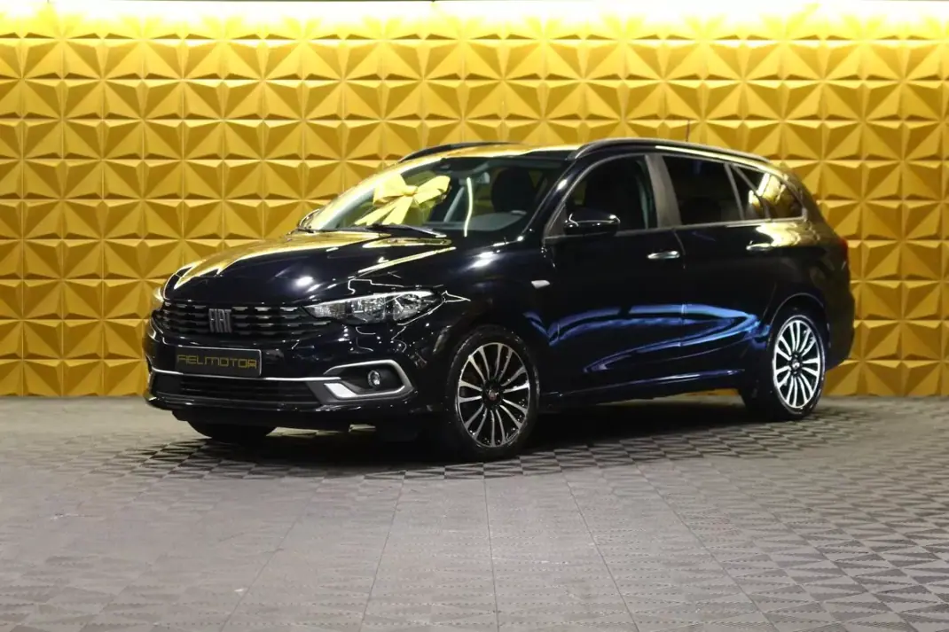 Fiat Tipo Station Wagon 2023 - 16780 EUR, 56000 km - AUTO.MOTO.pt - 56000km - foto 1 de 21