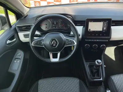 Renault Clio 2022 - 16990 EUR, 63150 km - AUTO.MOTO.pt - 63150km - foto 9 de 21
