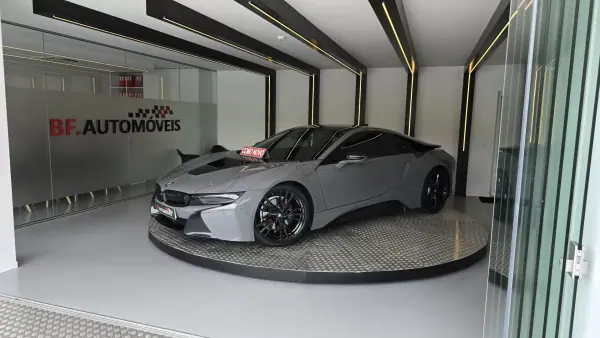 BMW i8 STANDARD 2015 Híbrido Plug-In — 132 830 km BMW i8 STANDARD 2015 Híbrido Plug-In