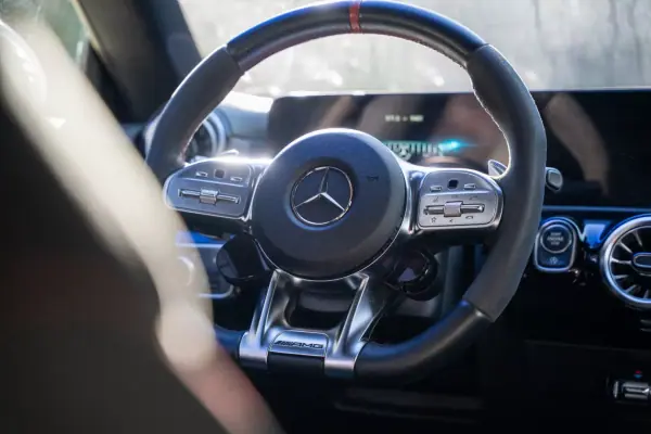 Mercedes-Benz CLA 45 AMG 2022 - 62000 EUR, 9000 km - AUTO.MOTO.pt - 9000km - foto 22 de 39