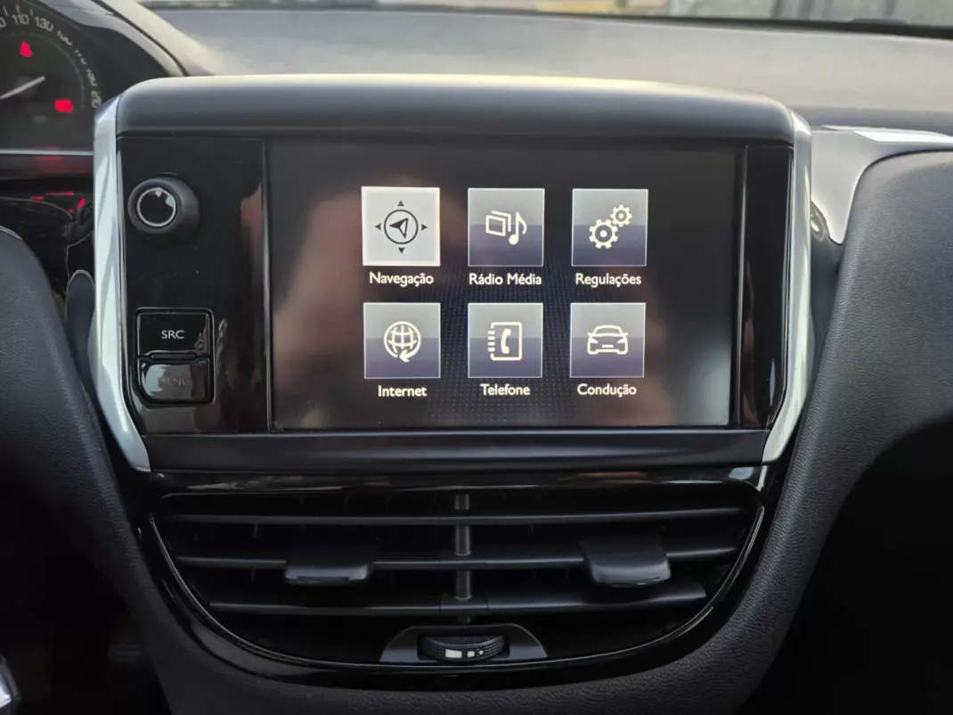 Peugeot 208 2016 - 13990 EUR, 163000 km - AUTO.MOTO.pt - 163000km - foto 22 de 31