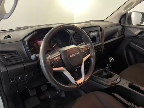 Isuzu 2023 - 32950 EUR, 32000 km - AUTO.MOTO.pt - 32000km - foto 7 de 26