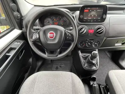 Fiat 2022 - 10990 EUR, 221557 km - AUTO.MOTO.pt - 221557km - foto 9 de 22
