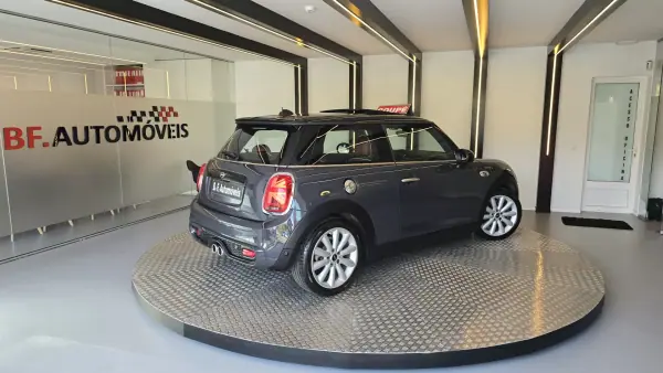 MINI Cooper 2019 - 25500 EUR, 96321 km - AUTO.MOTO.pt - 96321km - foto 4 de 53