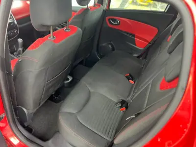 Renault Clio Break 2013 - 8000 EUR, 258800 km - AUTO.MOTO.pt - 258800km - foto 3 de 11